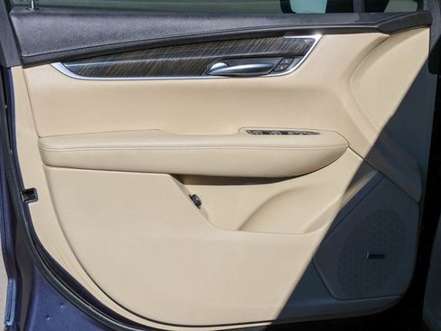 Used 2018 Cadillac XT5 AWD image 11