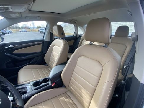 Used 2021 Volkswagen Jetta SEL image 5