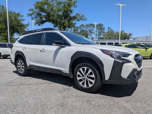 Used 2025 Subaru Outback Premium image 1