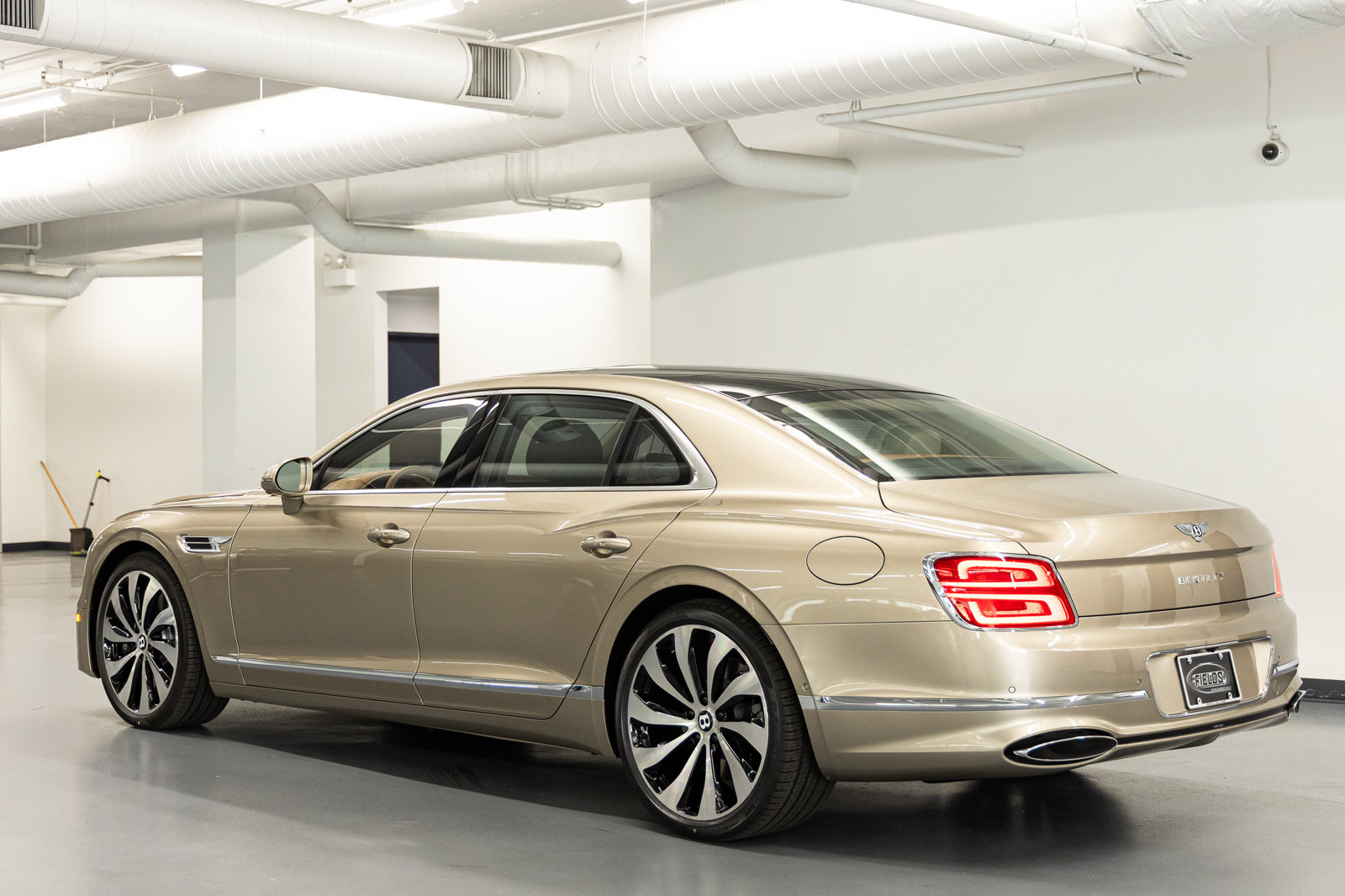 Used 2026 Bentley Flying Spur V8 AWD/4WD image 3