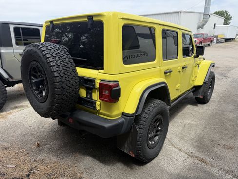Used 2022 Jeep Wrangler Unlimited Rubicon w/ Xtreme Recon 35" Tire Package AWD/4WD image 4