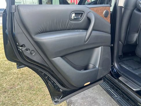 Used 2015 INFINITI QX80 Luxe w/ 22" Wheel Package image 12