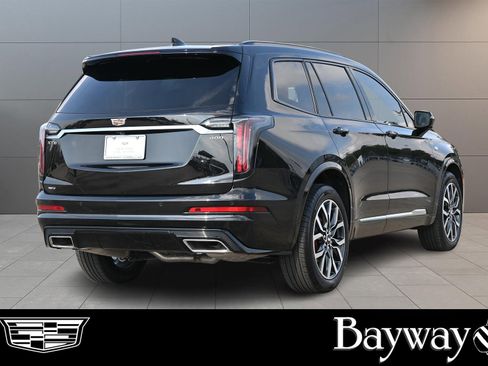 Used 2025 Cadillac XT6 Sport w/ LPO, Floor Liner Package image 5