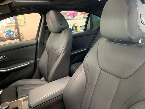 Used 2020 BMW 330i Sedan w/ Convenience Package RWD image 10