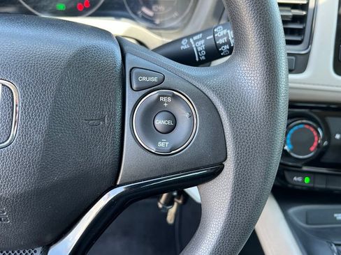 Used 2017 Honda HR-V LX image 29
