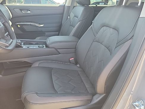 New 2026 Nissan Pathfinder Platinum w/ Cargo Package AWD/4WD image 18