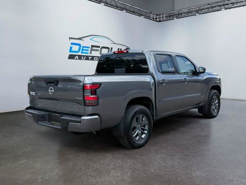 Used 2025 Nissan Frontier SV AWD/4WD image 3