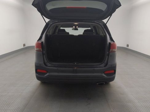 Used 2019 Kia Sorento FWD V6 image 29