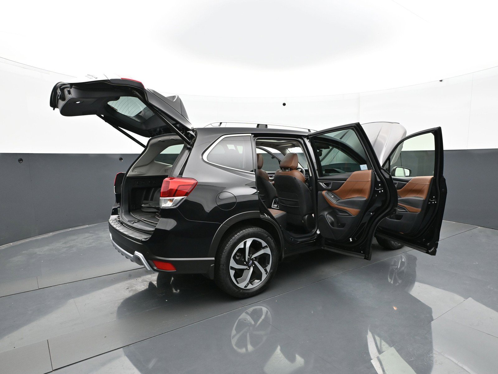 Used 2023 Subaru Forester Touring AWD/4WD image 44