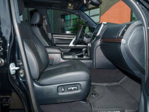 Used 2020 Toyota Land Cruiser Heritage Edition image 22