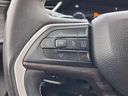 Certified 2023 Jeep Grand Cherokee Overland w/ Luxury Tech Group IV AWD/4WD image 30