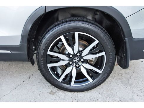Used 2020 Honda Pilot Touring image 32