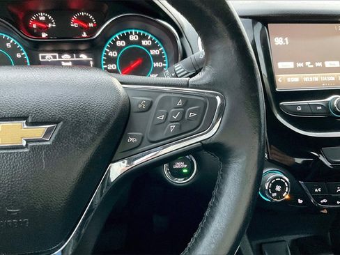 Used 2017 Chevrolet Cruze Premier image 19