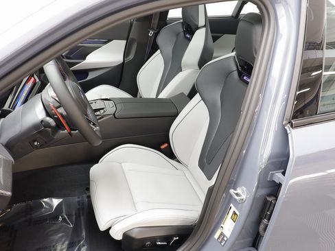 New 2026 BMW M5 w/ Executive Package image 8