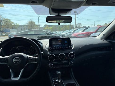 Used 2025 Nissan Sentra SV image 31