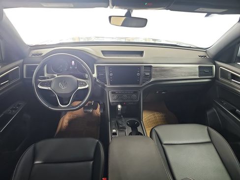 Used 2020 Volkswagen Atlas Cross Sport SE w/ Panoramic Sunroof Package FWD image 11