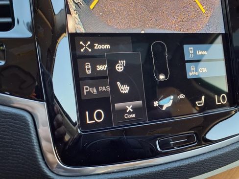 Used 2022 Volvo XC90 T6 Momentum w/ Advanced Package image 21