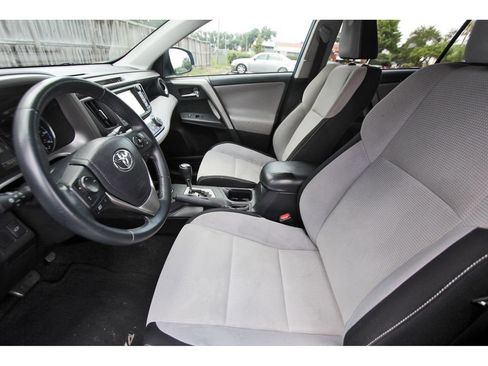 Used 2016 Toyota RAV4 XLE w/ Convenience Package FWD image 15