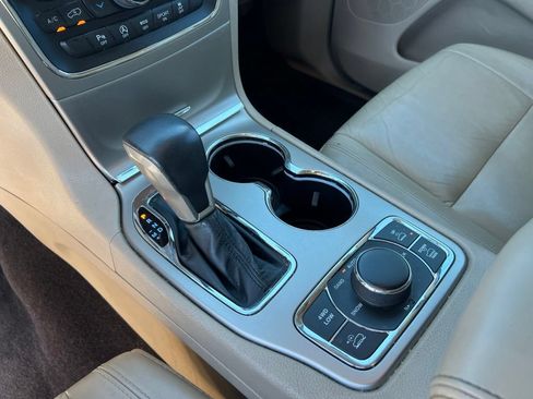 Used 2017 Jeep Grand Cherokee Limited AWD/4WD image 33