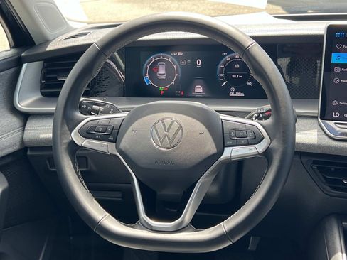 Certified 2025 Volkswagen Tiguan S FWD image 8