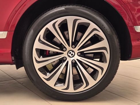 Certified 2021 Bentley Bentayga AWD/4WD image 16