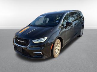 Used 2024 Chrysler Pacifica Touring-L video 1