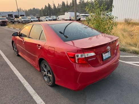Used 2014 Toyota Camry SE FWD image 7