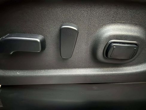 Used 2017 Nissan Titan Platinum Reserve image 42