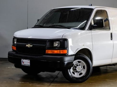 Used 2013 Chevrolet Express 2500 w/ Cold Climate Package image 7
