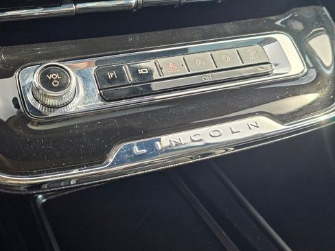 Used 2024 Lincoln Corsair AWD w/ Equipment Group 102A image 37