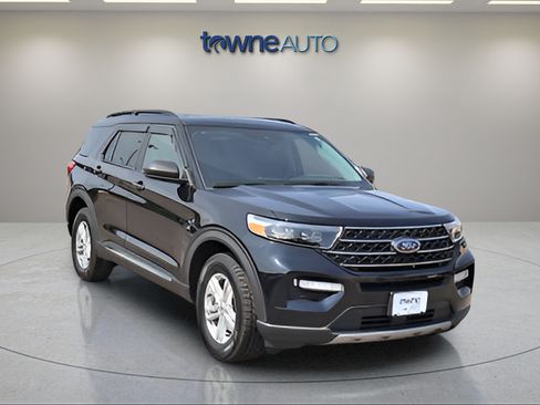 Used 2023 Ford Explorer XLT w/ Equipment Group 202A AWD/4WD image 7