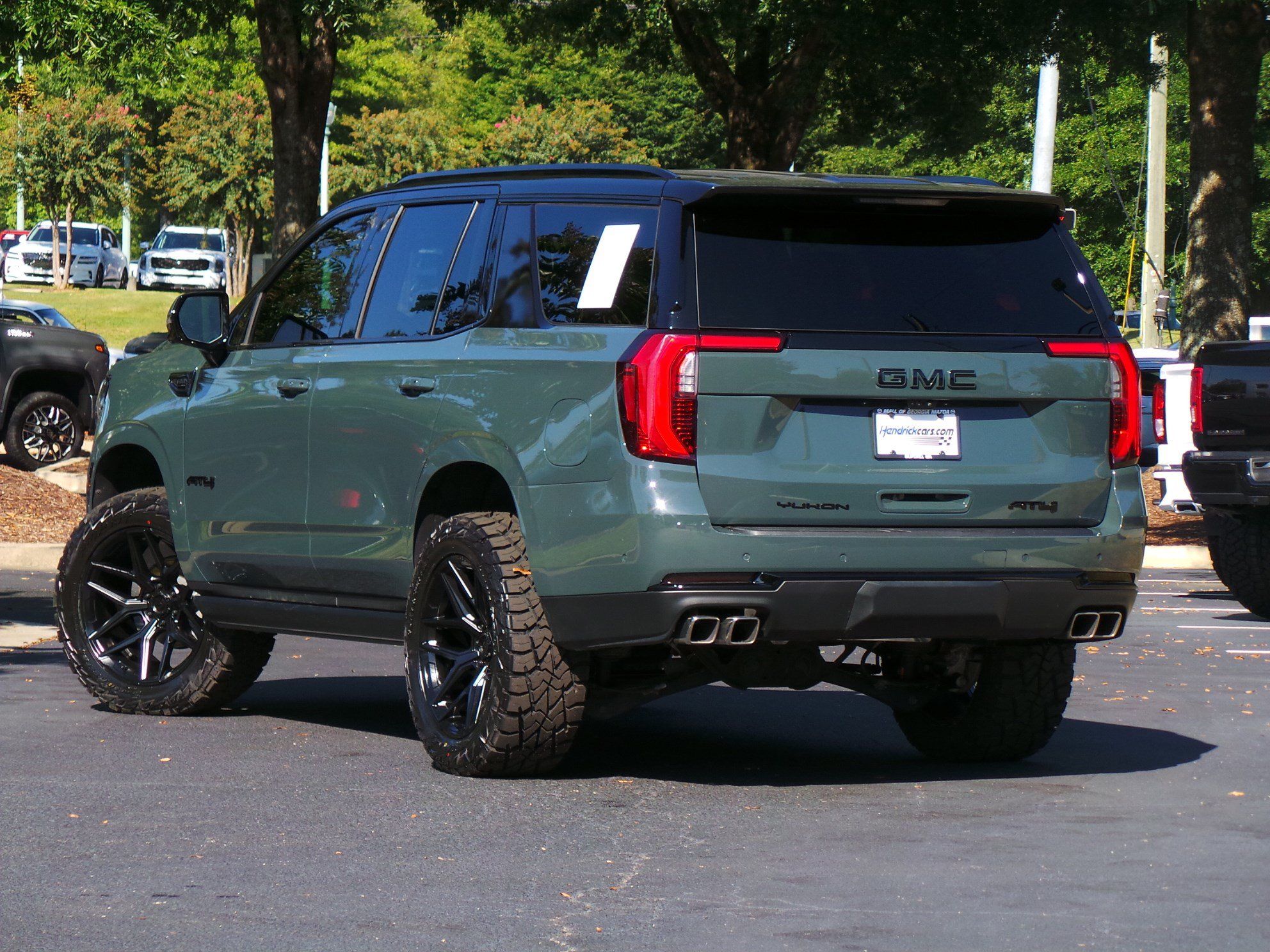 Used 2025 GMC Yukon AT4 Ultimate w/ LPO, Floor Liner Package AWD/4WD image 3