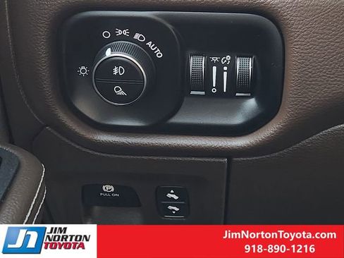 Used 2025 RAM 1500 Laramie w/ Advanced Safety Group II AWD/4WD image 24