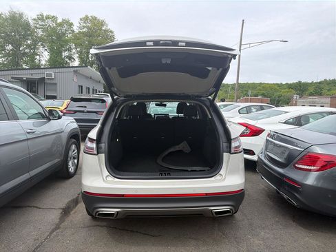 Used 2023 Lincoln Nautilus Reserve AWD/4WD image 7