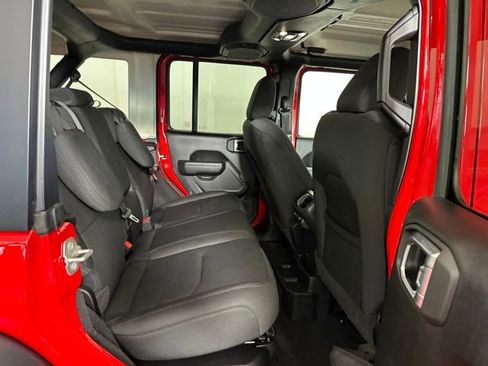 Used 2023 Jeep Wrangler Unlimited w/ Cold Weather Group image 27