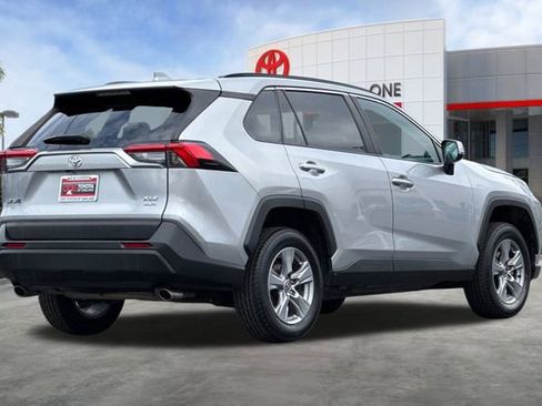 Certified 2022 Toyota RAV4 XLE image 5