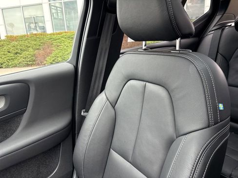 Certified 2023 Volvo XC40 B5 Plus w/ Protection Package Premier image 26