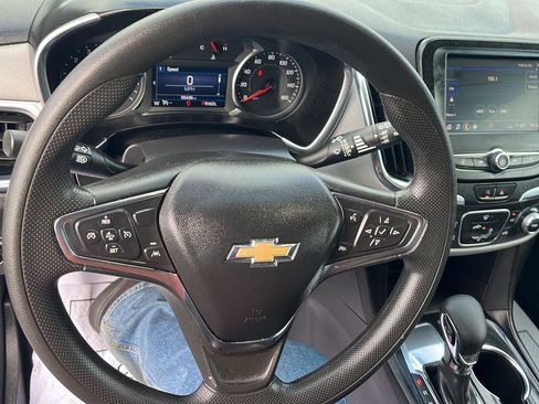 Used 2024 Chevrolet Equinox LS w/ LS Convenience Package image 10