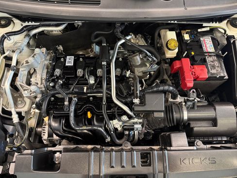 Used 2025 Nissan Kicks SV FWD image 28