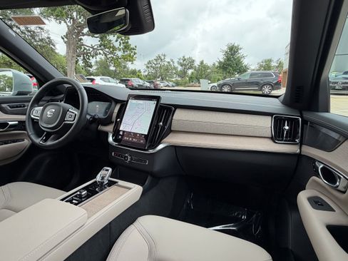 Used 2026 Volvo XC90 B6 Plus w/ Protection Package Premier image 11