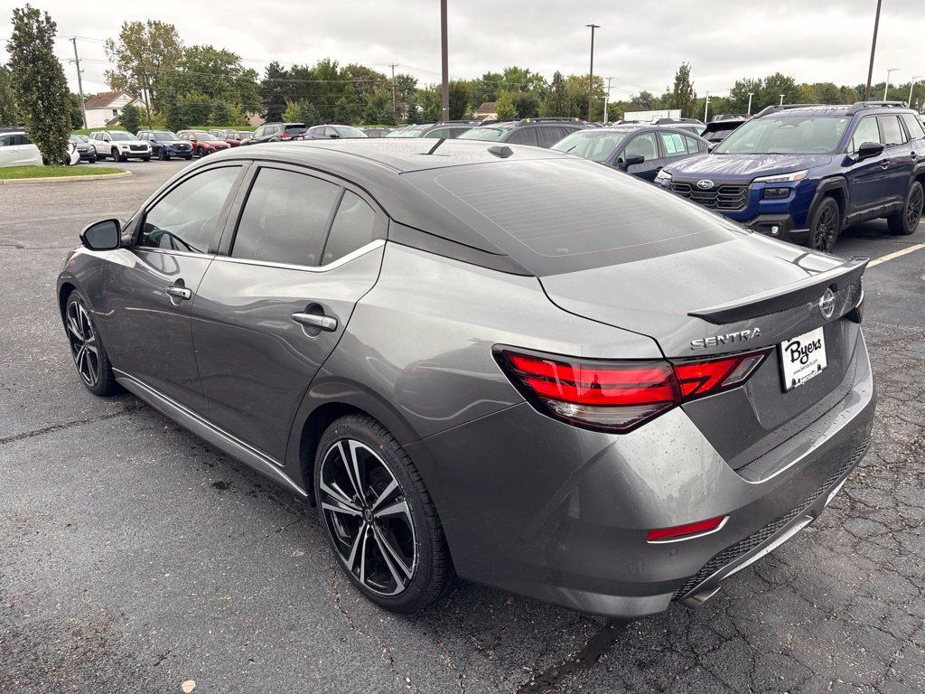 Used 2023 Nissan Sentra SR w/ Electronics Package FWD image 5