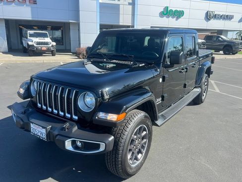 Used 2022 Jeep Gladiator Overland w/ Popular Equipment Package AWD/4WD image 4