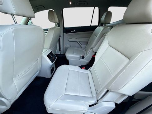 Used 2021 Volkswagen Atlas SE w/ Panoramic Sunroof Package image 24