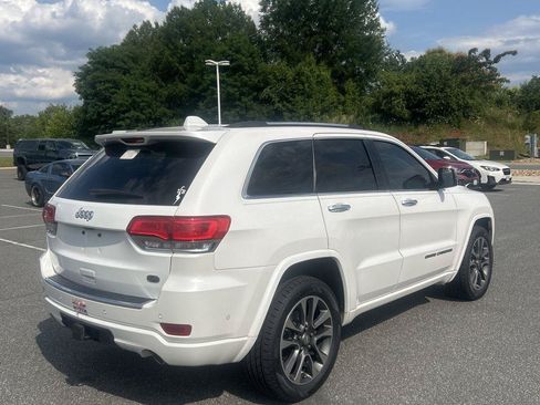 Used 2017 Jeep Grand Cherokee Overland w/ Jeep Active Safety Group RWD image 4