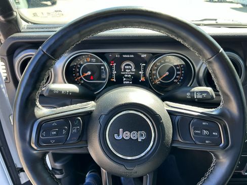 Used 2021 Jeep Gladiator Sport image 28