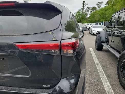 Used 2021 Toyota Highlander XLE FWD image 15