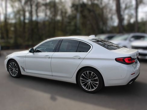Used 2021 BMW 530e w/ Premium Package image 6