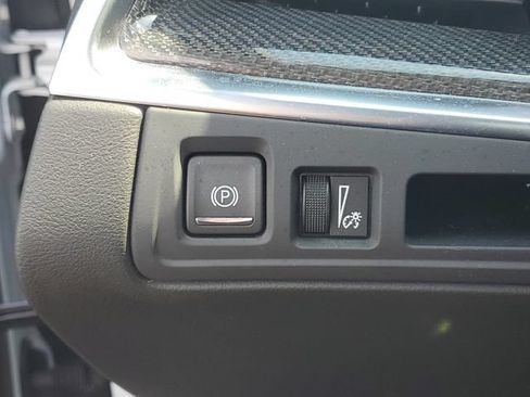 Certified 2024 Cadillac XT5 Sportv w/ LPO, Floor Liner Package AWD/4WD image 15