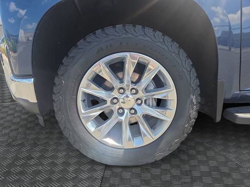 Used 2019 Chevrolet Silverado 1500 LTZ w/ LTZ Premium Package AWD/4WD image 37