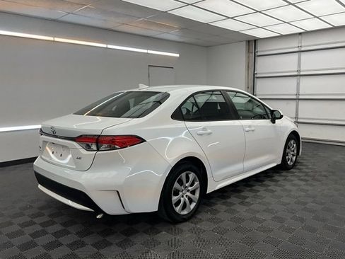 Used 2021 Toyota Corolla LE image 23